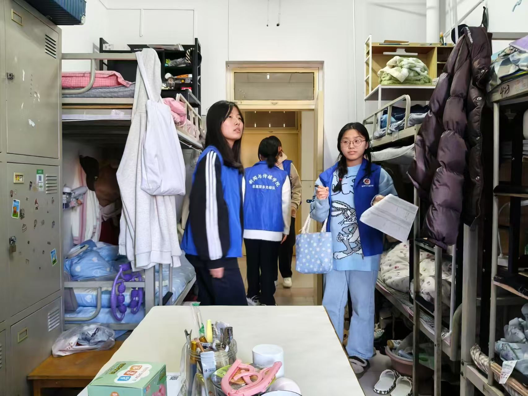 新闻与传媒学院进行宿舍卫生安全检查